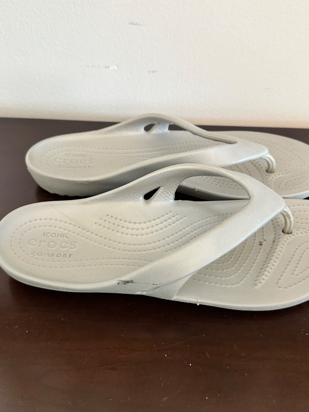 Crocs AthensLight Gray Sandals Women's Size 11 Slip On Flip Flops Thongs Summer - Picture 3 of 8